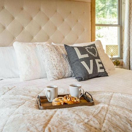 New / 3 King Suites / Sleeps12 / View / 5 Mi To Pf / Hot Tub Сев'єрвілл Екстер'єр фото