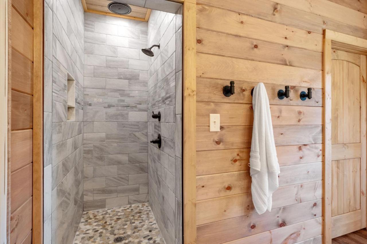 New / 3 King Suites / Sleeps12 / View / 5 Mi To Pf / Hot Tub Сев'єрвілл Екстер'єр фото