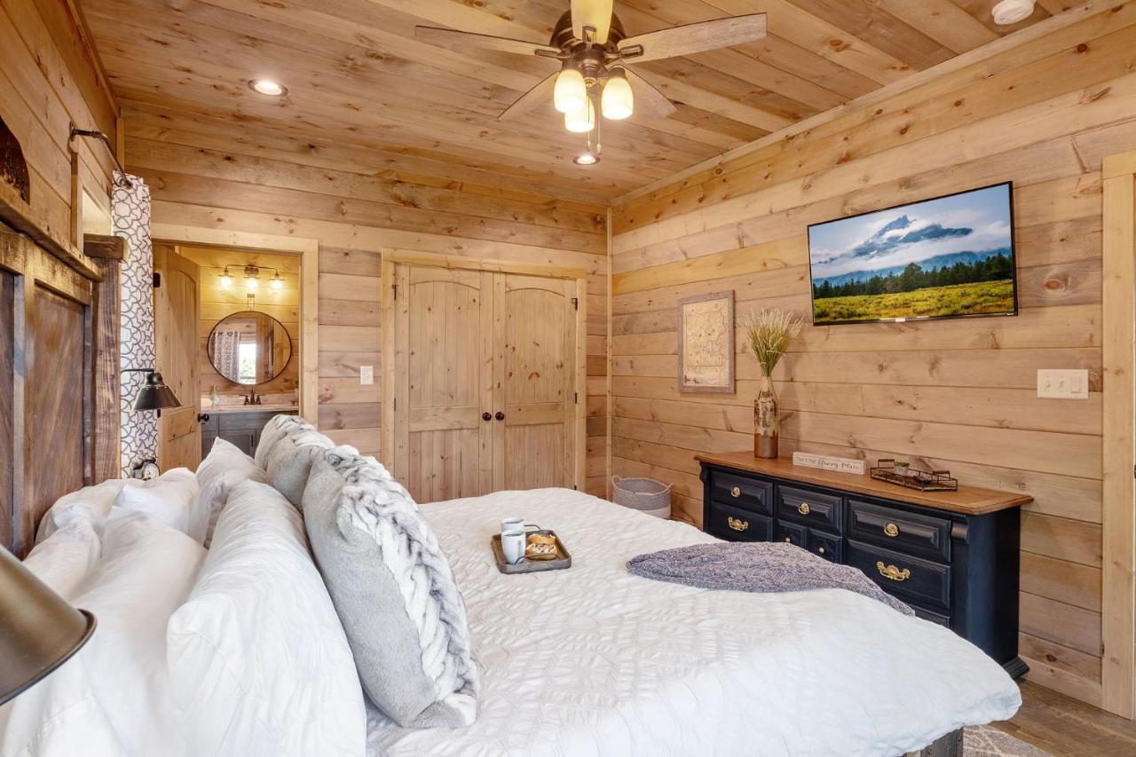 New / 3 King Suites / Sleeps12 / View / 5 Mi To Pf / Hot Tub Сев'єрвілл Екстер'єр фото