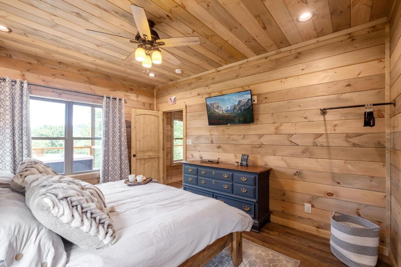 New / 3 King Suites / Sleeps12 / View / 5 Mi To Pf / Hot Tub Сев'єрвілл Екстер'єр фото