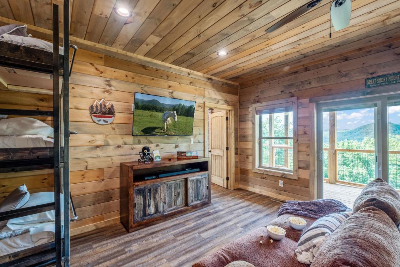 New / 3 King Suites / Sleeps12 / View / 5 Mi To Pf / Hot Tub Сев'єрвілл Екстер'єр фото