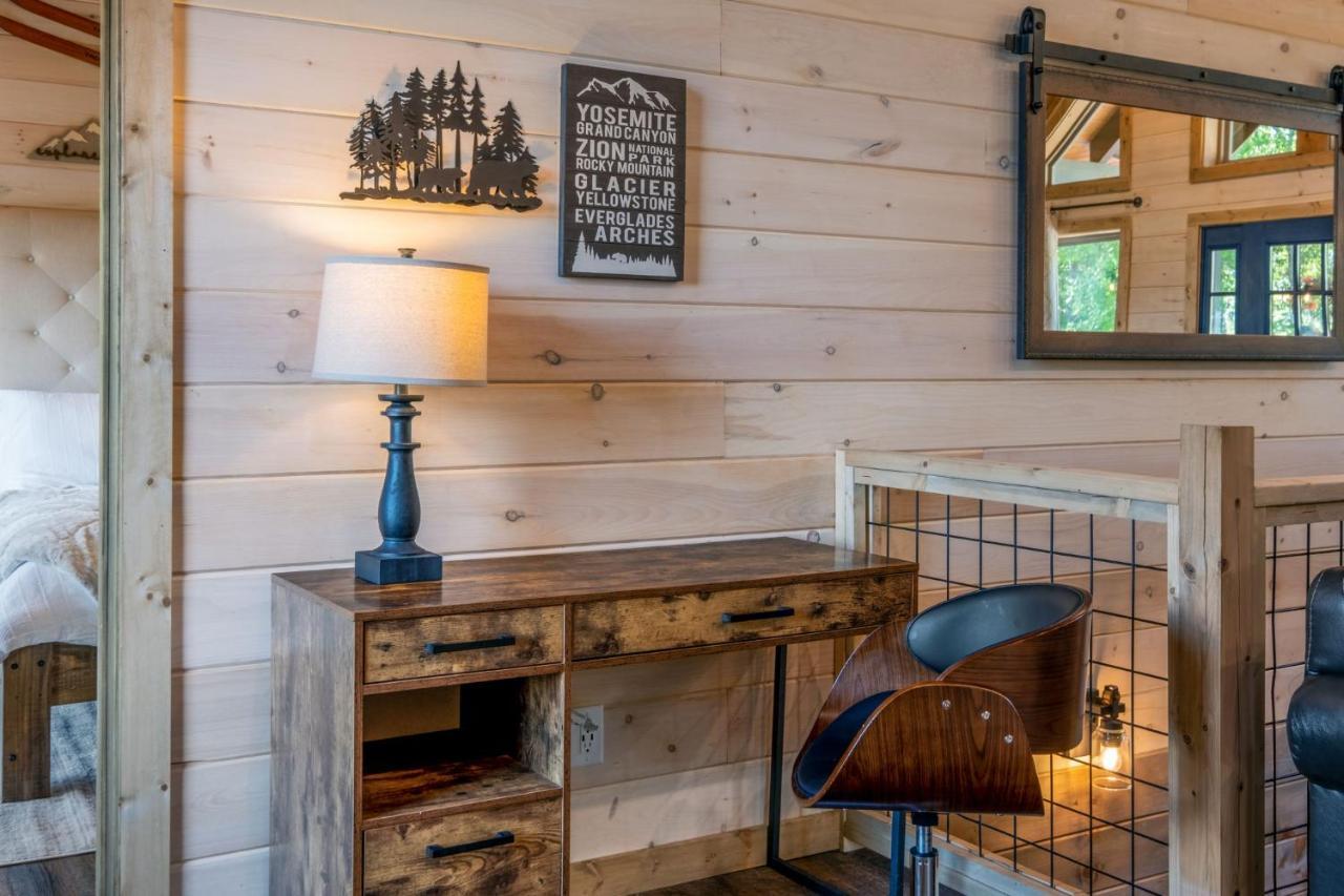 New / 3 King Suites / Sleeps12 / View / 5 Mi To Pf / Hot Tub Сев'єрвілл Екстер'єр фото