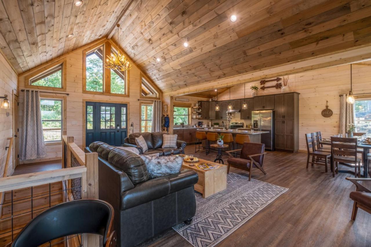 New / 3 King Suites / Sleeps12 / View / 5 Mi To Pf / Hot Tub Сев'єрвілл Екстер'єр фото
