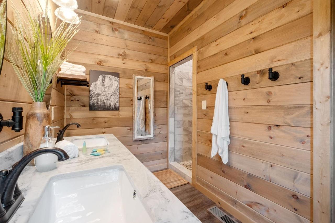 New / 3 King Suites / Sleeps12 / View / 5 Mi To Pf / Hot Tub Сев'єрвілл Екстер'єр фото