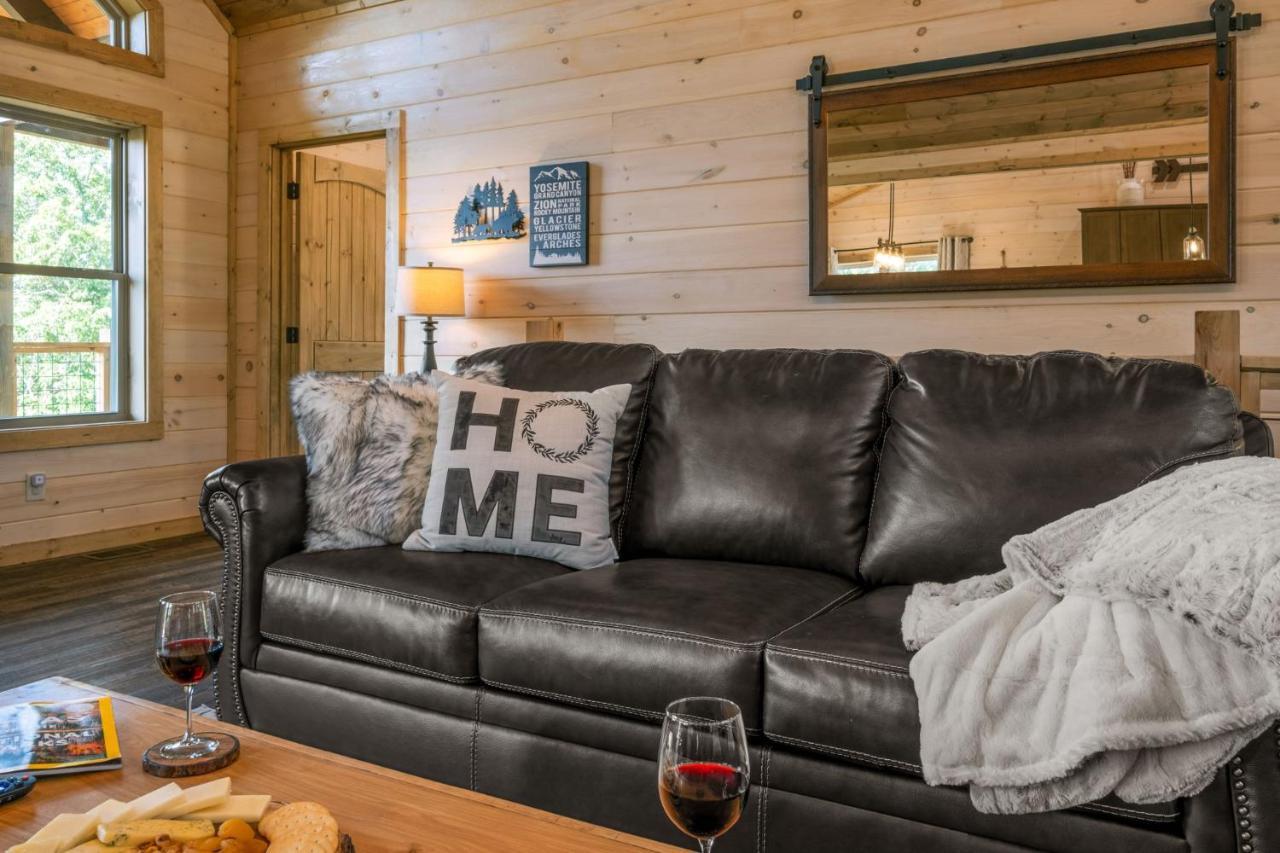 New / 3 King Suites / Sleeps12 / View / 5 Mi To Pf / Hot Tub Сев'єрвілл Екстер'єр фото