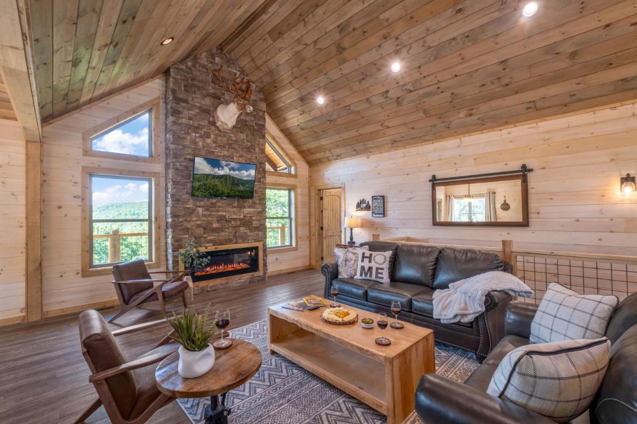 New / 3 King Suites / Sleeps12 / View / 5 Mi To Pf / Hot Tub Сев'єрвілл Екстер'єр фото